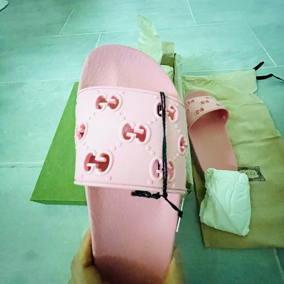 New authentic Gucci rubber slides. Size 8. Made in Italy. Rose- pink. - Picture 6 of 7